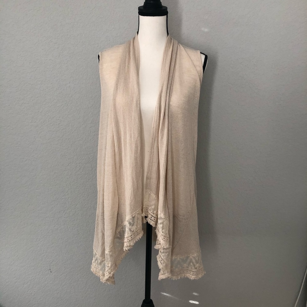 Cream colored sweater vest - L